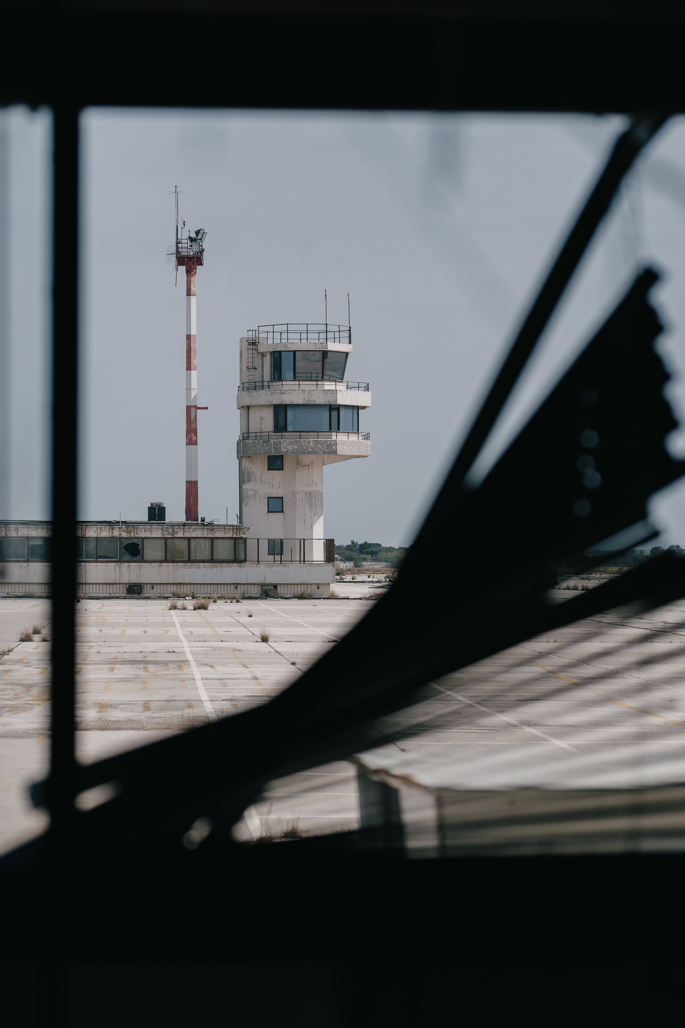 Μέσα στο Ανατολικό Αεροδρόμιο Ελληνικού: Γοητεύει βουβό και περιμένει