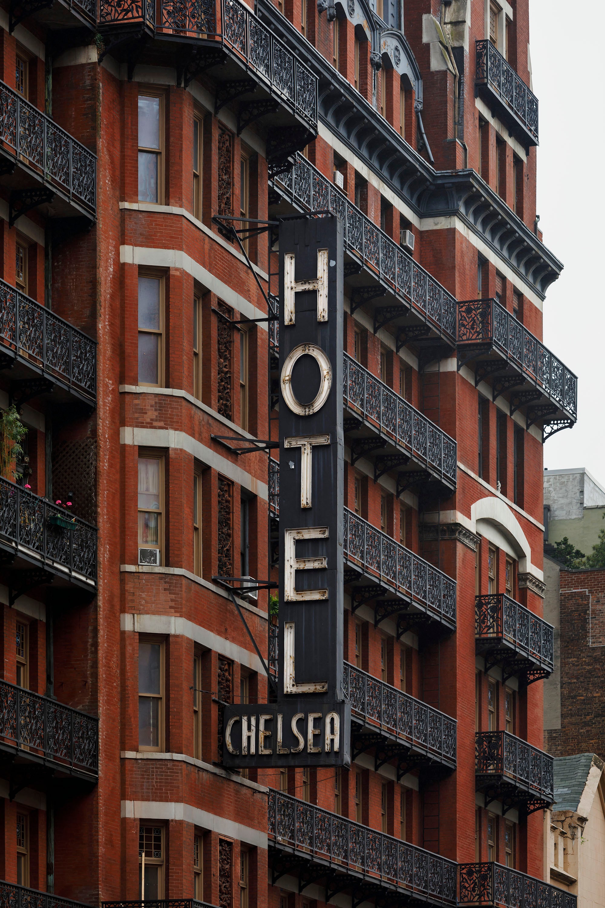 Chelsea Hotel: I remember you well...