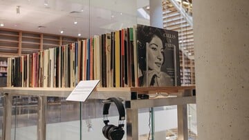 «Unboxing Callas»: Μία διαφορετική έκθεση στην ΕΛΣ με προσωπικά αντικείμενα της Μαρίας Κάλλας και την υποστήριξη της ΔΕΗ
