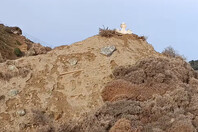 Μύκονος: «Εξαφανίστηκε» η εκκλησία στη βίλα του Αντώνη Ρέμου