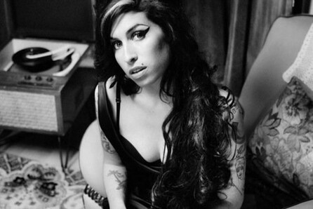 To επίσημο trailer του ντοκιμαντέρ για την Amy Winehouse