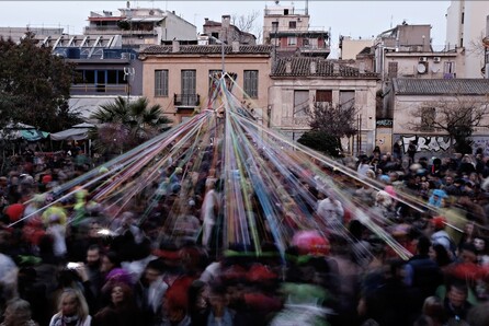 Όλα τα πάρτι και οι γιορτές στους δρόμους της Αθήνας που πρέπει να ξέρεις!