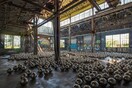 Ο Κήπος του Νάρκισσου - Η Yayoi Kusama γέμισε μια εγκαταλελειμμένη αποθήκη με 1500 σφαίρες από καθρέφτη