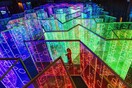 Ένας φωτεινός λαβύρινθος βυθίζει τους επισκέπτες σε ένα technicolor κόσμο