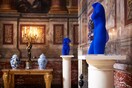 Το μοναδικό μπλε των έργων του Ιβ Κλάιν γεμίζει το Ανάκτορο Μπλενχάιμ