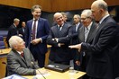 Το Eurogroup αποχαιρετά τον Σόιμπλε: Θα μας λείψει η σοφία του, η εμπειρία του και η σκληρότητά του