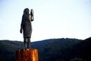 Νέο άγαλμα για τη Μελάνια Τραμπ στη Σλοβενία - Εις μνήμην του ξύλινου που πυρπόλησαν