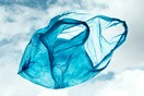Ένας χρόνος χωρίς δωρεάν πλαστική σακούλα - Να τι συνέβη στην Ελλάδα