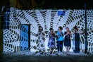 «Ε_ΦΥΓΑ Μικρασία»: Μια καθηλωτική site specific παράσταση στον συνοικισμό των προσφύγων της Ελευσίνας