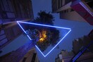 H νέα εγκατάσταση της ομάδας δημιουργικού φωτισμού Beforelight στο κέντρο της Αθήνας