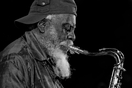 Ένας ποιητικός φόρος τιμής στον θρυλικό σαξοφωνίστα της τζαζ Pharoah Sanders