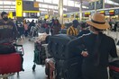 Εικόνες χάους στο αεροδρόμιο Χίθροου: Στην αναμονή χιλιάδες εγκλωβισμένοι επιβάτες