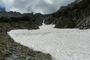 Χιονοστιβάδα στον Όλυμπο: «Χωρίς τις αισθήσεις του βρέθηκε ο ένας από τους 2 ορειβάτες που αγνοούνταν»