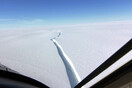 Ένα τεράστιο παγόβουνο αποσπάστηκε από την Ανταρκτική