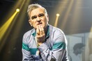 Πρώην φανς του Morrissey ετοιμάζουν αντιρατσιστική συγκέντρωση την ίδια μέρα που δίνει συναυλία στο Μάντσεστερ