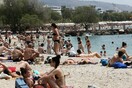 Τελικά, πόσο καθαρές είναι οι παραλίες του Σαρωνικού μετά τη ρύπανση;
