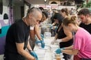 Ο δήμος Αθηναίων σταματά να παρέχει τη στέγη του συνΑθηνά σε ομάδες που οργανώνουν συσσίτια
