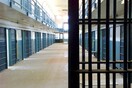 Ναρκωτικά, ποτό και κινητά στις φυλακές Κομοτηνής