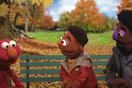 Το Sesame Street παρουσίασε δύο μαύρα Muppets σε μία κίνηση κατά του ρατσισμού 