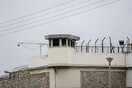 Φυλακές Κορυδαλλού: Μαχαίρια, παιχνιδομηχανές και 61 «φιξάκια» χασίς εντοπίστηκαν στα κελιά