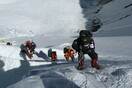 Έβερεστ: Η Κίνα τοποθετεί «γραμμή διαχωρισμού» για τους ορειβάτες από το Νεπάλ