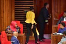 Τανζανία: Έδιωξαν από τη βουλή γυναίκα βουλευτή, λόγω του «στενού» παντελονιού της