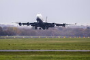 Οι αεροπορικές εταιρείες κάνουν «πτήσεις φαντάσματα» για να διατηρήσουν τις θέσεις σε αεροδρόμια της ΕΕ