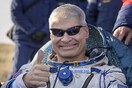 Αμερικανός αστροναύτης επέστρεψε με Ρώσους στη Γη- Κατέρριψε το ρεκόρ της NASA για παραμονή στο διάστημα