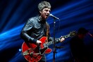 Η κιθάρα που συνέβαλε στη διάλυση των Oasis πωλήθηκε σε δημοπρασία στην τιμή των 385.000 ευρώ 
