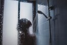 Σουηδία: Ντουζ με «κόφτη» στα 4 λεπτά και αδιάβροχη κλεψύδρα στους ενοίκους από εταιρεία διαχείρισης κατοικιών