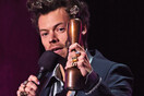 Brit Awards: Ο Χάρι Στάιλς σάρωσε τα βραβεία, νικητής σε τέσσερις κατηγορίες