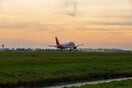Ολλανδία: Το αεροδρόμιο Σίπχολ σταματά τις νυχτερινές πτήσεις και τα ιδιωτικά τζετ 