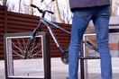 Ποδήλατα με τετράγωνες ρόδες και με έναμιση τροχό έφτιαξε Youtuber 