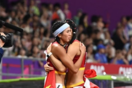 Κίνα: Εξαφάνισε από τα social media τη φωτογραφία δύο αθλητριών που αγκαλιάζονται