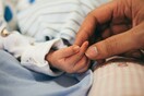 Η Μελόνι δίνει ιταλική υπηκοότητα σε βαριά άρρωστο μωρό για να «μην πεθάνει»