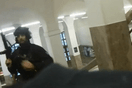 Πυροβολισμοί στην Πράγα: Βίντεο από κάμερα σώματος δείχνει την αστυνομία να κυνηγάει τον δράστη