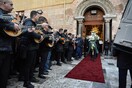 Βασίλης Καρράς: Με χειροκροτήματα και το «Νύχτα ξελογιάστρα» το αντίο της Θεσσαλονίκης