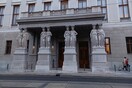 Οι plus size Καρυάτιδες της Βιέννης και η θεά Αθηνά της αυστριακής Βουλής 