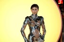 Η γυμνή φουτουριστική πανοπλία της Zendaya στην πρεμιέρα του Dune Part 2 