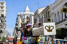 Πατρινό Καρναβάλι: Χιλιάδες καρναβαλιστές ξεφαντώνουν στη Μεγάλη Παρέλαση 