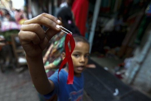 Έρευνα: Ένα στα δέκα παιδιά αναπτύσσει φυσική αντίσταση στον ιό του AIDS