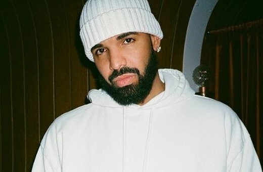 Ο Drake έβγαλε νέο τραγούδι και μέσα αναφέρεται στην Ελλάδα