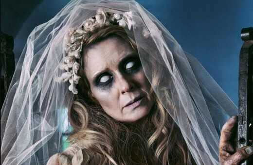 Δείτε τη Σίνθια Νίξον, νύφη-φάντασμα, σε ένα φιλμ τρόμου 60 δευτερολέπτων