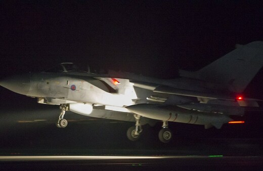 Κύπρος: Δείτε πώς σηκώθηκαν τα βρετανικά μαχητικά που βομβάρδισαν τη Συρία - BINTEO & ΦΩΤΟ