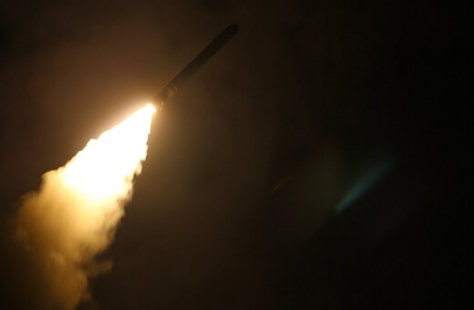 Αναχαιτίστηκαν δέκα πύραυλοι με στόχο αεροπορική βάση στη Χομς - Οι ΗΠΑ διαβεβαίωσαν ότι δεν έχουν καμία σχέση