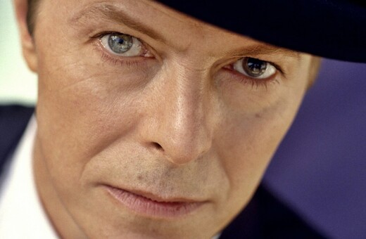 O David Bowie σαρώνει στο iTunes και το Spotify