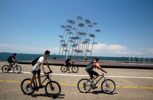 Πεζοί και ποδήλατα «καταλαμβάνουν» το κέντρο της Θεσσαλονίκης