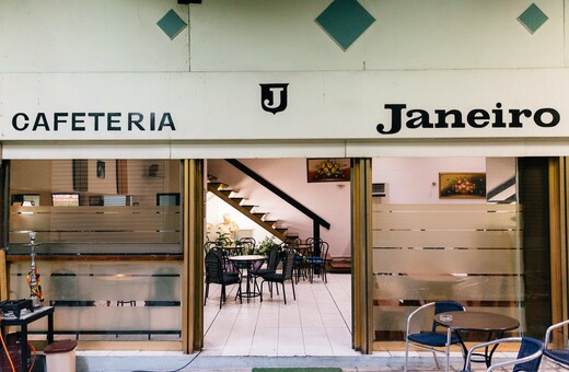 Janeiro, ένα καφενείο στην Ομόνοια που άντεξε από πείσμα και καλτίλα