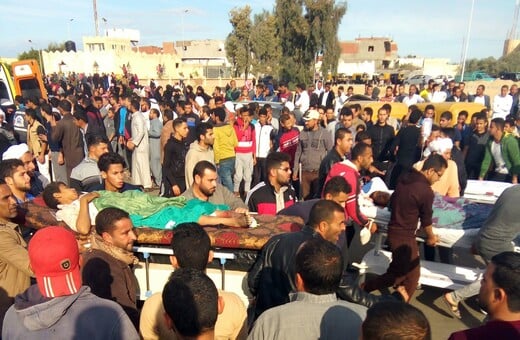 305 οι νεκροί από την αιματηρή επίθεση στο τέμενος του Σινά