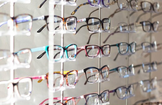 Δεν θα προπληρώνουν πλέον τα γυαλιά που αγοράζουν οι ασφαλισμένοι του ΕΟΠΥΥ